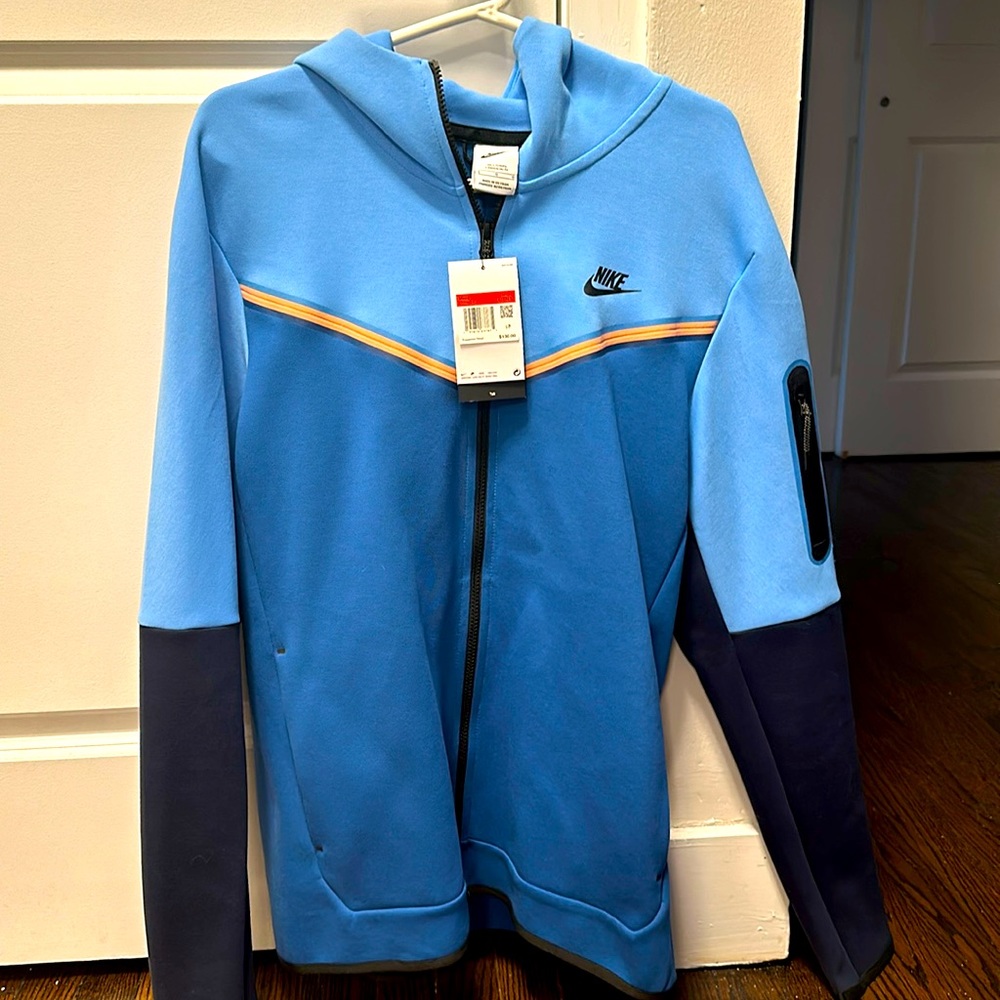 NWT Nike Tech Fleece LT